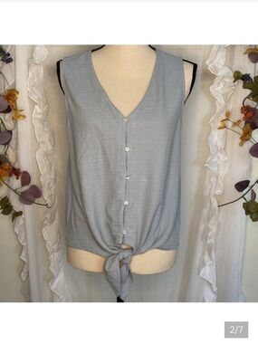 Lucky Brand Light Blue‎ Button Down Tie Knot Hem Sleeveless Top Size Medium